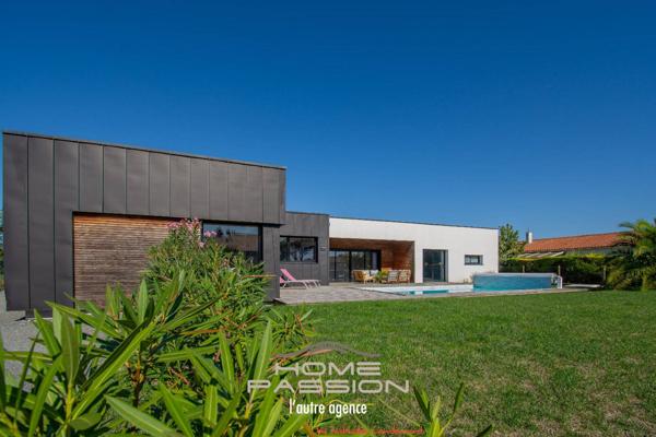 COZES - CONTEMPORAINE DE PLAIN PIED AVEC PISCINE