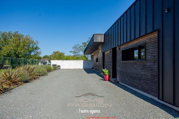 COZES - CONTEMPORAINE DE PLAIN PIED AVEC PISCINE