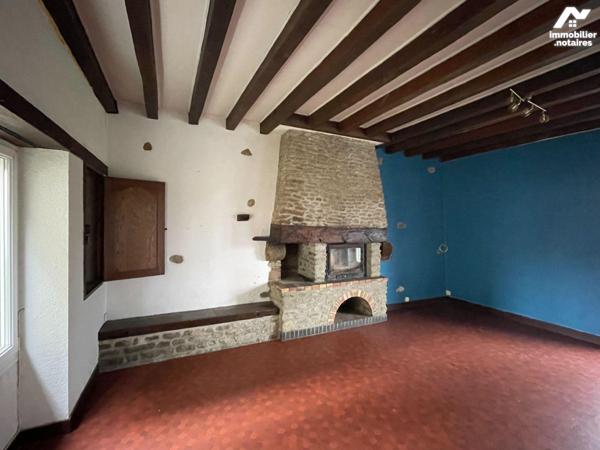 Au coeur de SAINT PIERRE DES NIDS maison en pierres comprenant :
- Au rez-de-chaussée : un sal...