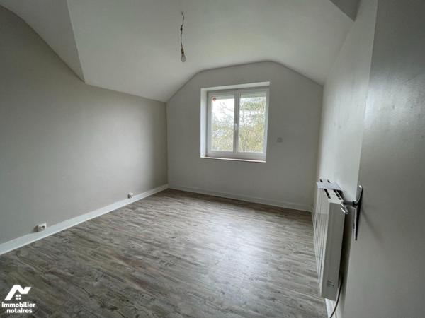 Au coeur de SAINT PIERRE DES NIDS maison en pierres comprenant :
- Au rez-de-chaussée : un sal...