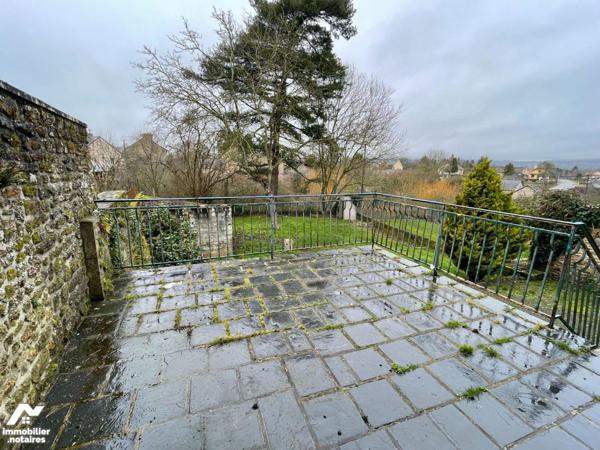 Au coeur de SAINT PIERRE DES NIDS maison en pierres comprenant :
- Au rez-de-chaussée : un sal...