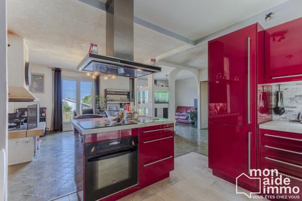 Maison de 117m²  avec piscine, atelier et double garage