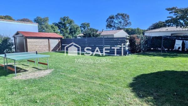 À Médis, 2 maisons indépendantes, 155 m2 au total, 5 chambres, garage et jardin clos.