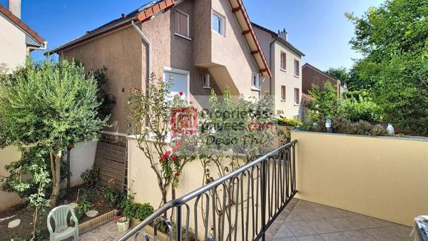 Maison  100m2  (130 au sol)   Très bon état  Terrasse sud-ouest 10m2  Versailles Porchefontaine