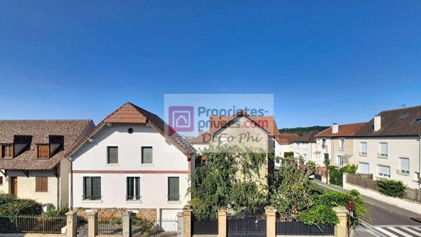 Maison  100m2  (130 au sol)   Très bon état  Terrasse sud-ouest 10m2  Versailles Porchefontaine