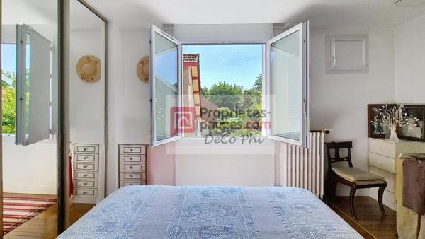 Maison  100m2  (130 au sol)   Très bon état  Terrasse sud-ouest 10m2  Versailles Porchefontaine