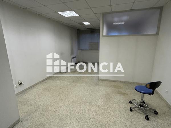 Location Local commercial 3 pièces 41 m² - 41 BOULEVARD DES ETATS UNIS La Roche Sur Yon 85000
