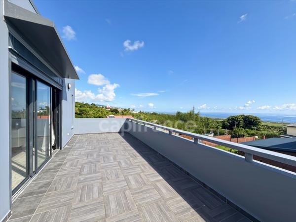 Une maison contemporaine avec vue mer, volumes généreux et cadre de vie privilégié à Sainte-Marie