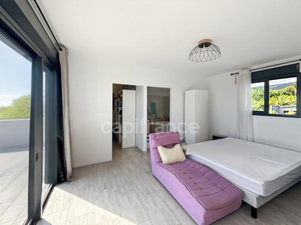 Une maison contemporaine avec vue mer, volumes généreux et cadre de vie privilégié à Sainte-Marie