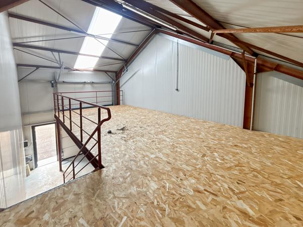 Entrepôt de 85,08m2 PERIGNY SUR YERRES