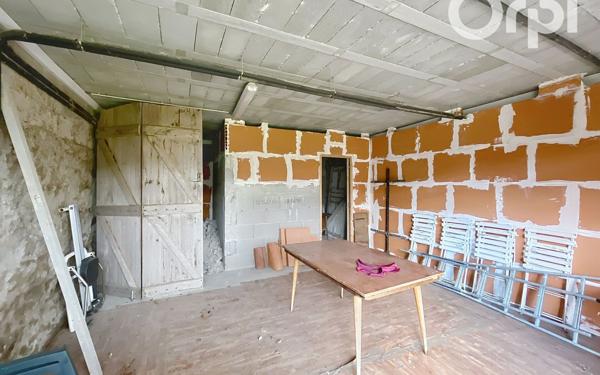 Maison à vendre    7 pièces •  Chalmazel