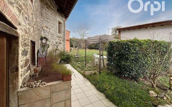 Maison à vendre    7 pièces •  Chalmazel