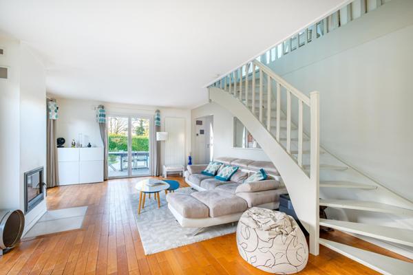 Maison à Dommartin, 69380 - 6 pièces 133m²