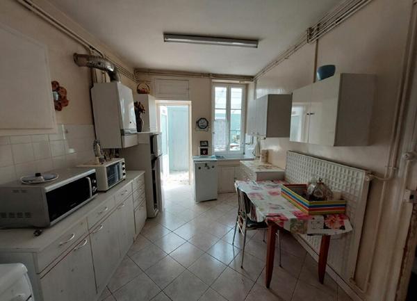 Maison à vendre    3 pièces •  Mamers