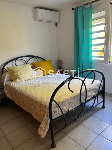Maison sur deux niveaux avec piscine et T2 au RDC