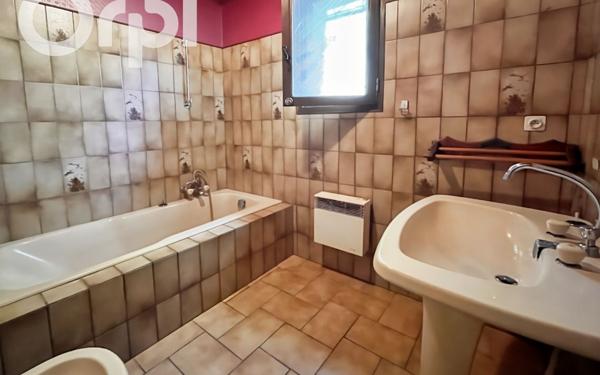 Maison à vendre    5 pièces •  Lachapelle-sous-Aubenas