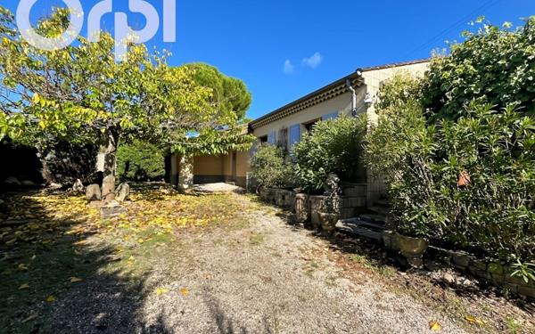 Maison à vendre    5 pièces •  Lachapelle-sous-Aubenas