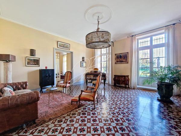 Château 1450 m² Parc 4 Ha