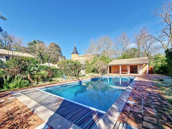 Château 1450 m² Parc 4 Ha