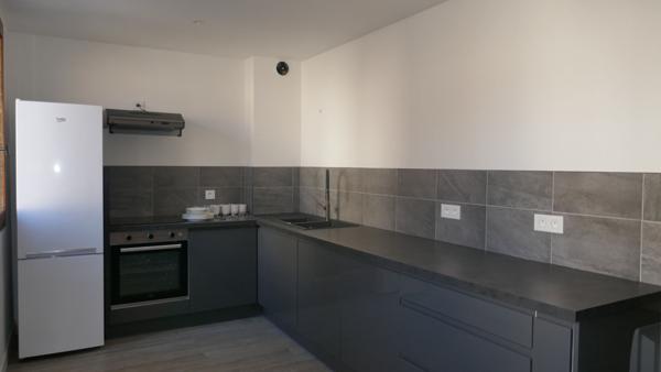 FAVERGES. APPARTEMENT 5 PIECES AVEC CAVE