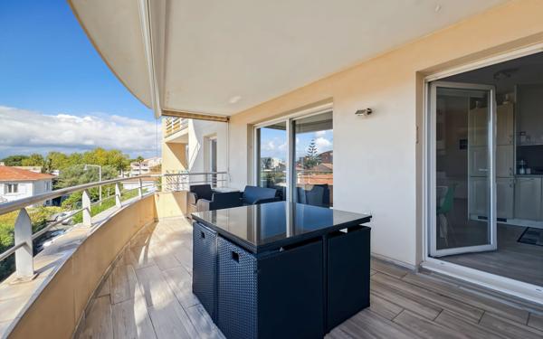 Appartement à vendre    2 pièces • 48,52 m2 Fréjus