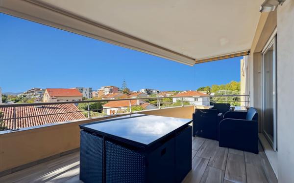 Appartement à vendre    2 pièces • 48,52 m2 Fréjus