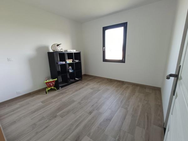 Dpt Deux Sèvres (79), à vendre AIRVAULT maison P6 de 115,5 m² - Terrain de 11861 - Plain pied