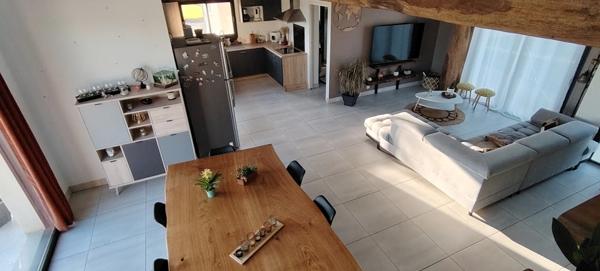 Dpt Deux Sèvres (79), à vendre AIRVAULT maison P6 de 115,5 m² - Terrain de 11861 - Plain pied