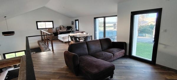 Dpt Deux Sèvres (79), à vendre AIRVAULT maison P6 de 115,5 m² - Terrain de 11861 - Plain pied