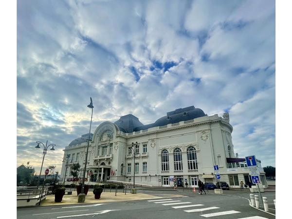 Immeuble 23 pièces - 590 m²
BIEN PRESTIGE