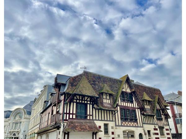 Immeuble 23 pièces - 590 m²
BIEN PRESTIGE