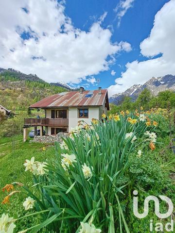 Châlet 6 pièces de 212 m² à Puy-Saint-Vincent (05290)