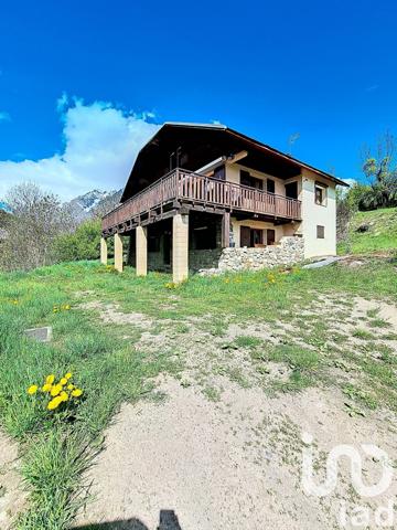 Châlet 6 pièces de 212 m² à Puy-Saint-Vincent (05290)