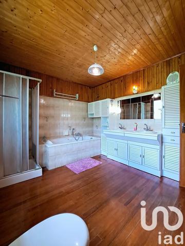 Châlet 6 pièces de 212 m² à Puy-Saint-Vincent (05290)