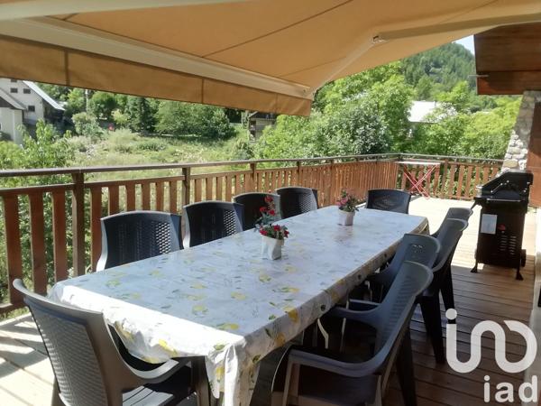 Châlet 6 pièces de 212 m² à Puy-Saint-Vincent (05290)