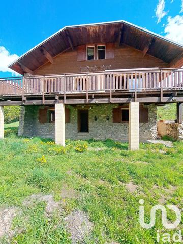 Châlet 6 pièces de 212 m² à Puy-Saint-Vincent (05290)