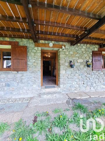 Châlet 6 pièces de 212 m² à Puy-Saint-Vincent (05290)