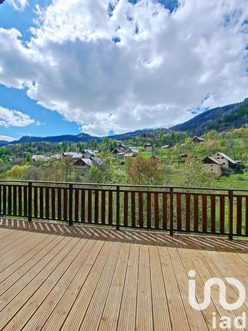 Châlet 6 pièces de 212 m² à Puy-Saint-Vincent (05290)