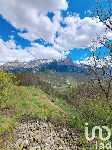 Châlet 6 pièces de 212 m² à Puy-Saint-Vincent (05290)