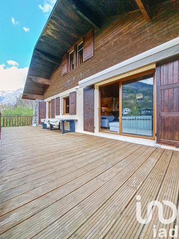 Châlet 6 pièces de 212 m² à Puy-Saint-Vincent (05290)