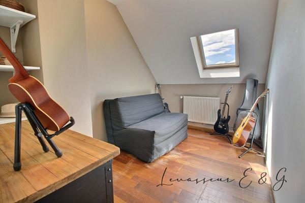 Laigneville 60290 - Pavillon 4 chambres - bureau - dépendance sur 600m² de terrain