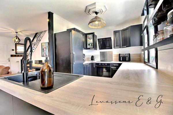 Laigneville 60290 - Pavillon 4 chambres - bureau - dépendance sur 600m² de terrain