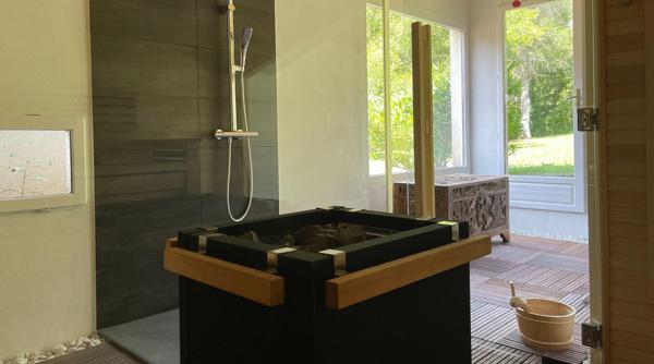 Propriété rare et exceptionnelle : ancien moulin restauré avec dépendance, piscine chauffée et jardin idyllique