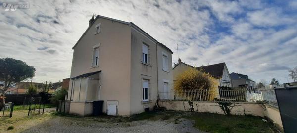 Maison individuelle à vendre à Châteauroux dans l'Indre (36000), ref : LV042