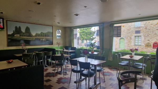 Bar - brasserie, fond de commerce 70m² + logement