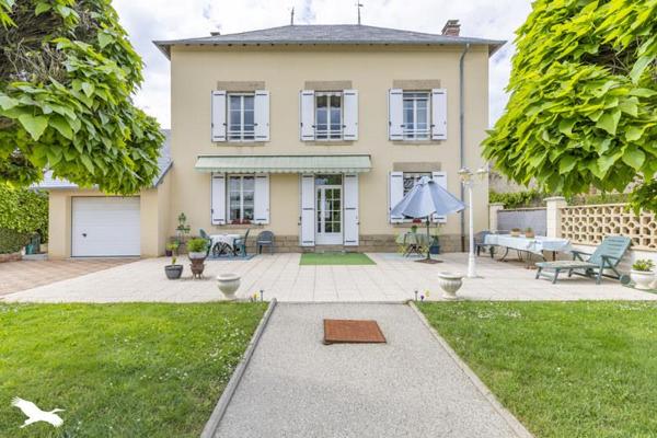Maison à vendre 229 900 € Dun-le-Palestel 6 p 165 m² DPE E