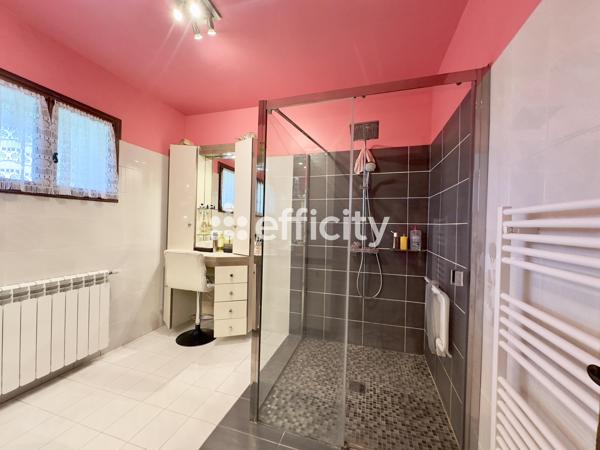 Maison 7 pièces - 220 m²