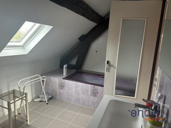 VENTE d'une maison de 8 pièces (183 m²) à BRUGHEAS