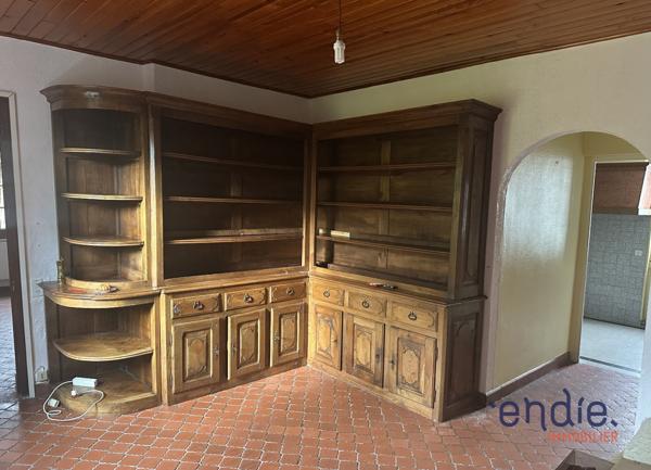 VENTE d'une maison de 8 pièces (183 m²) à BRUGHEAS