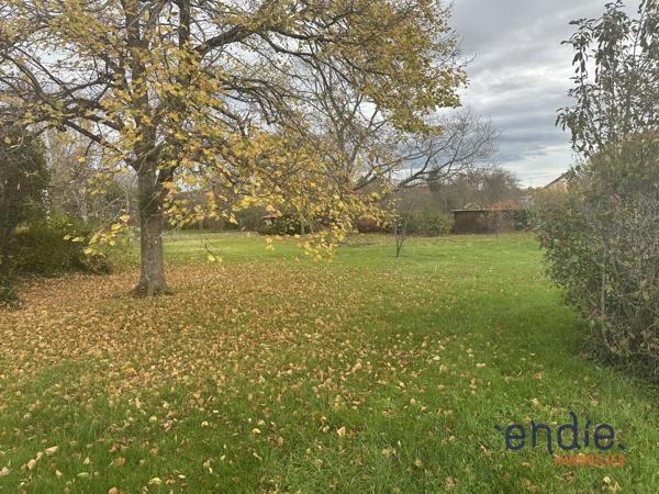 VENTE d'une maison de 8 pièces (183 m²) à BRUGHEAS